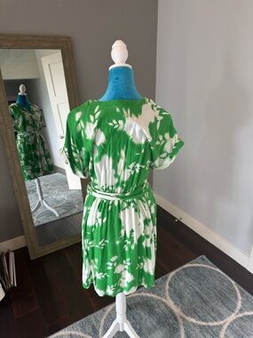 Simply Vera Green and White Floral Tie Waist Dress